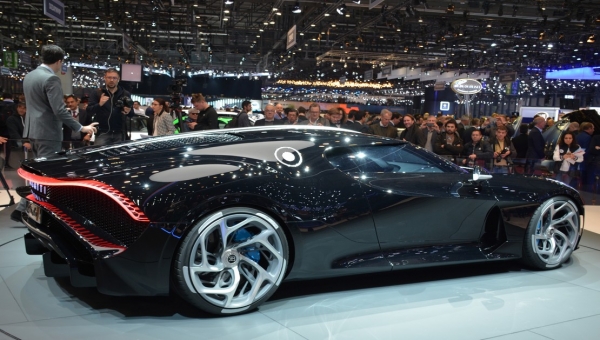Bugatti explose la concurrence